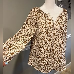 Women's Long Sleeve Top - EXCELLENT condition! Size Medium